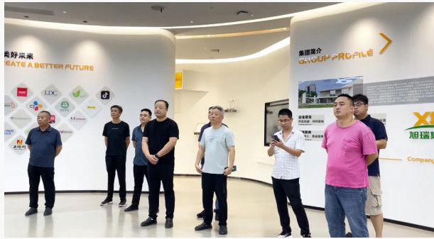 【旭瑞新聞】熱烈歡迎力源集團鴨事業(yè)部杜飛兵總經(jīng)理率領(lǐng)公司管理團隊一行蒞臨旭瑞集團開展參觀交流活動